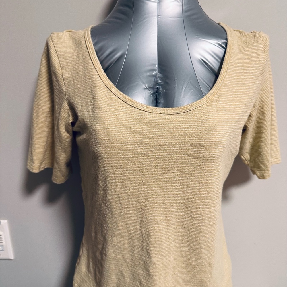 Patagonia yellow women’s top size medium